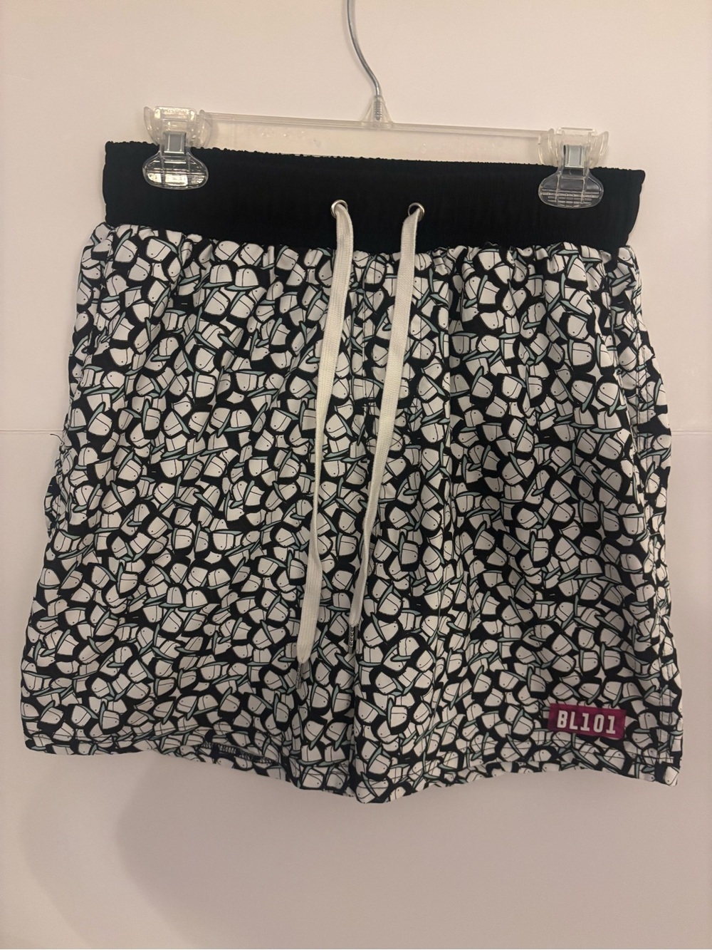 BL101 Men's Black & White Hat Shorts Drawstring Elastic Waist M